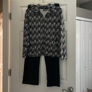 NWOT Onque Casual 2 piece Sweat Suit (Leisure Wear) PL